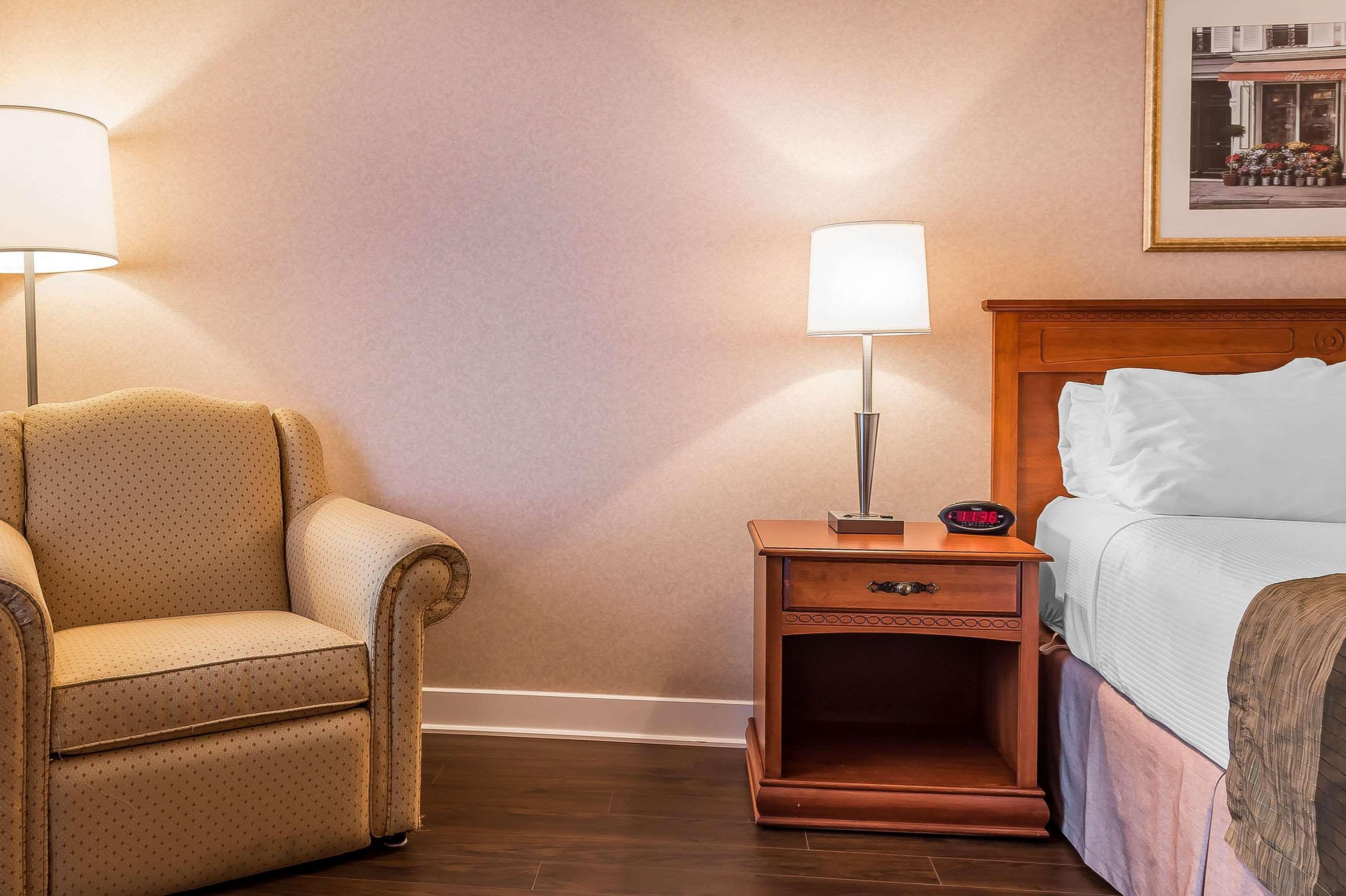 Quality Inn & Suites Hawkesbury Extérieur photo