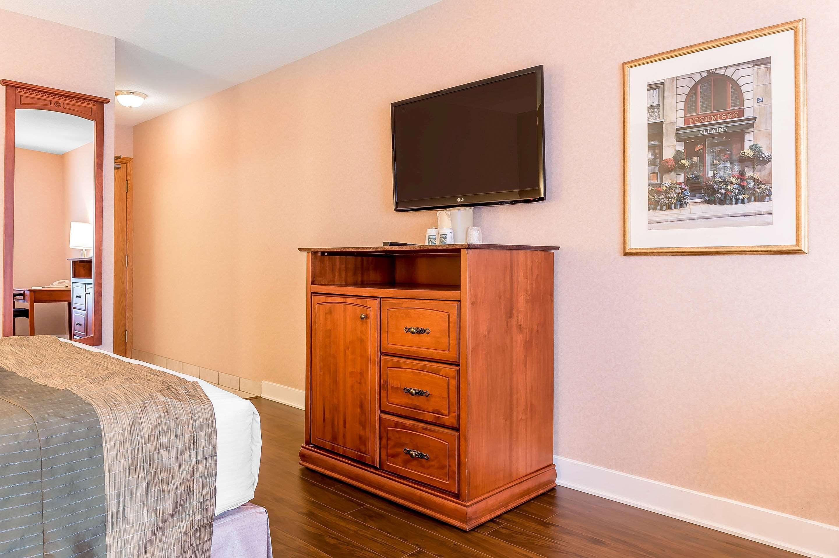 Quality Inn & Suites Hawkesbury Extérieur photo