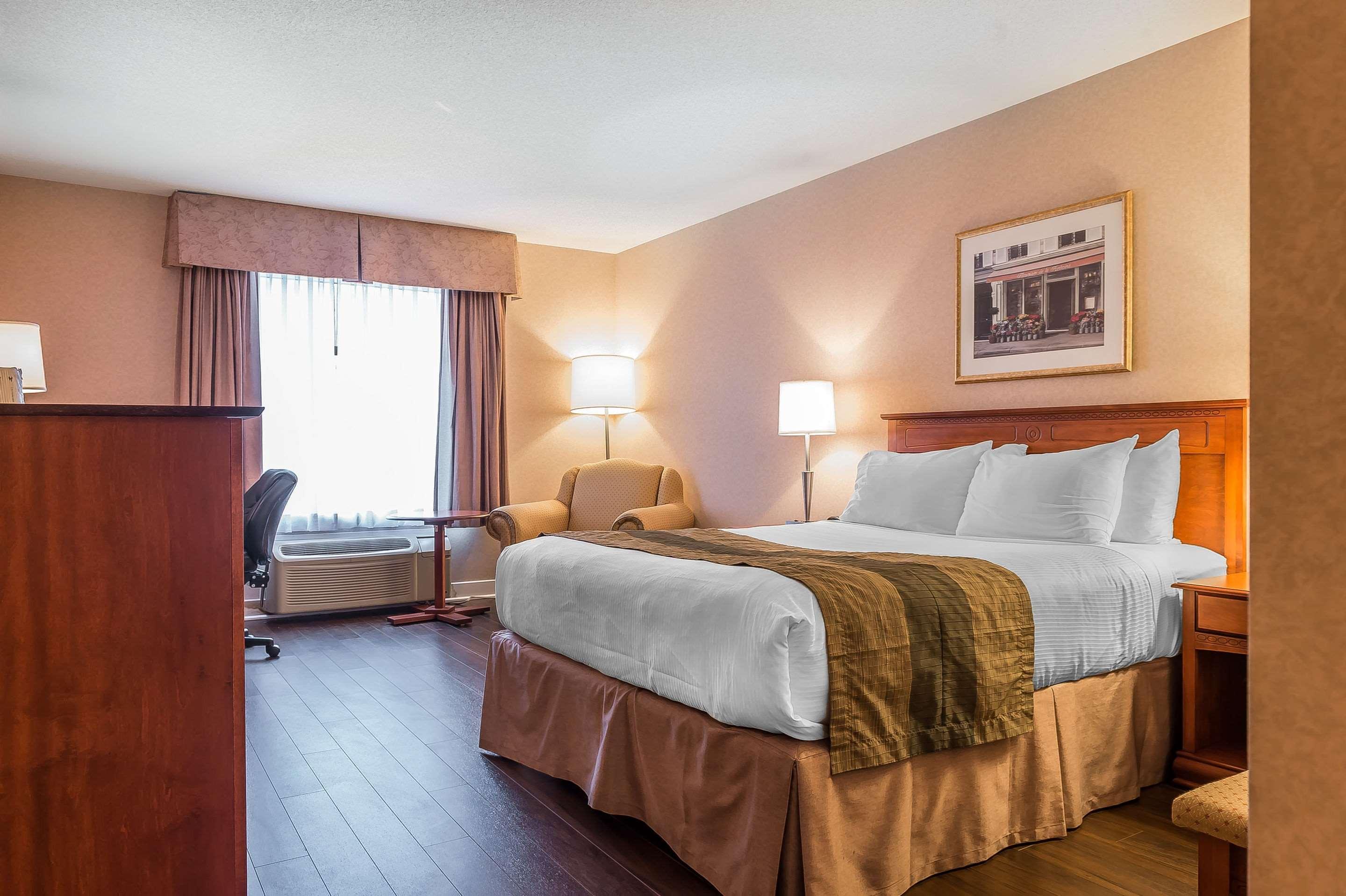 Quality Inn & Suites Hawkesbury Extérieur photo