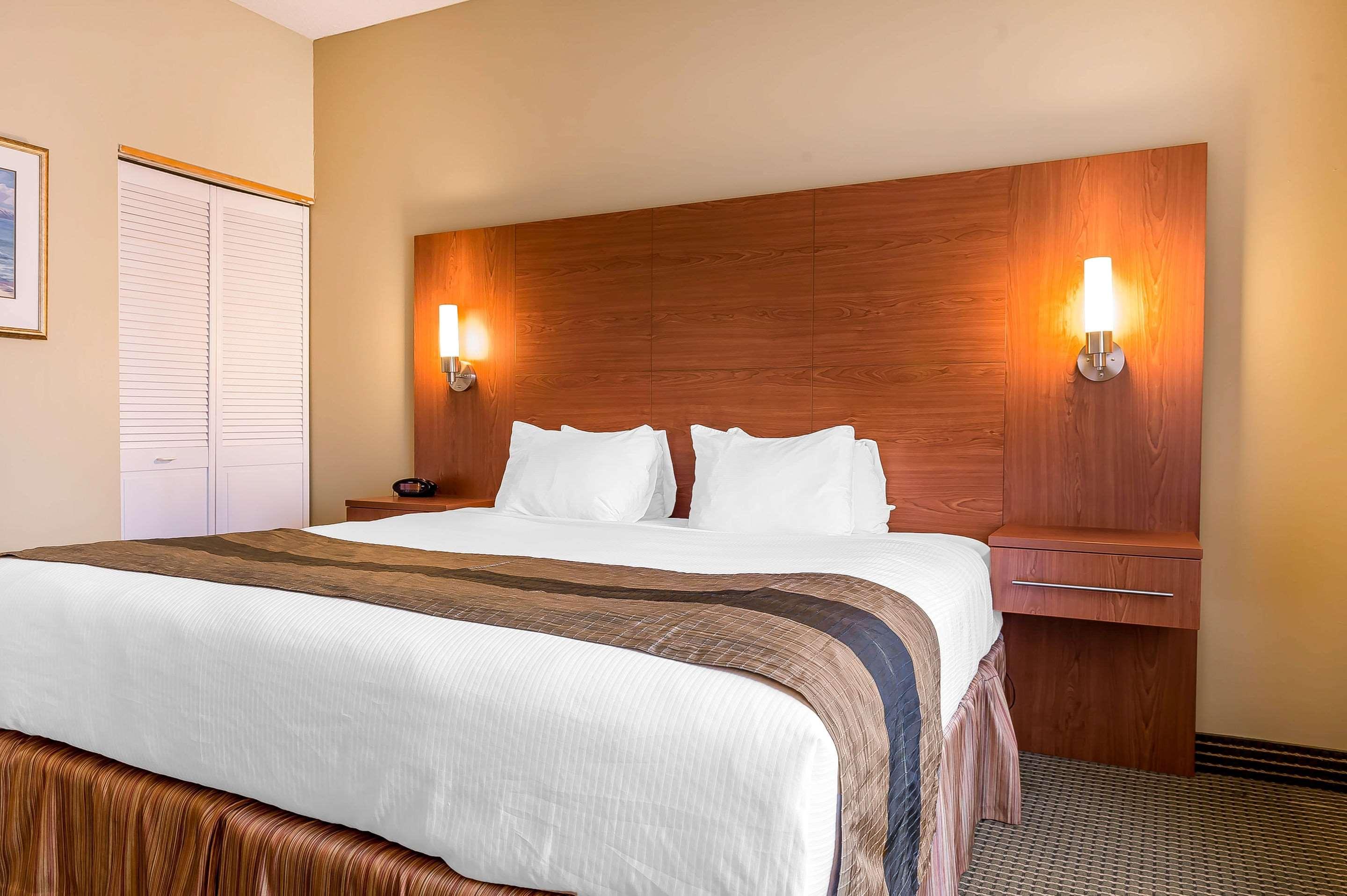 Quality Inn & Suites Hawkesbury Extérieur photo