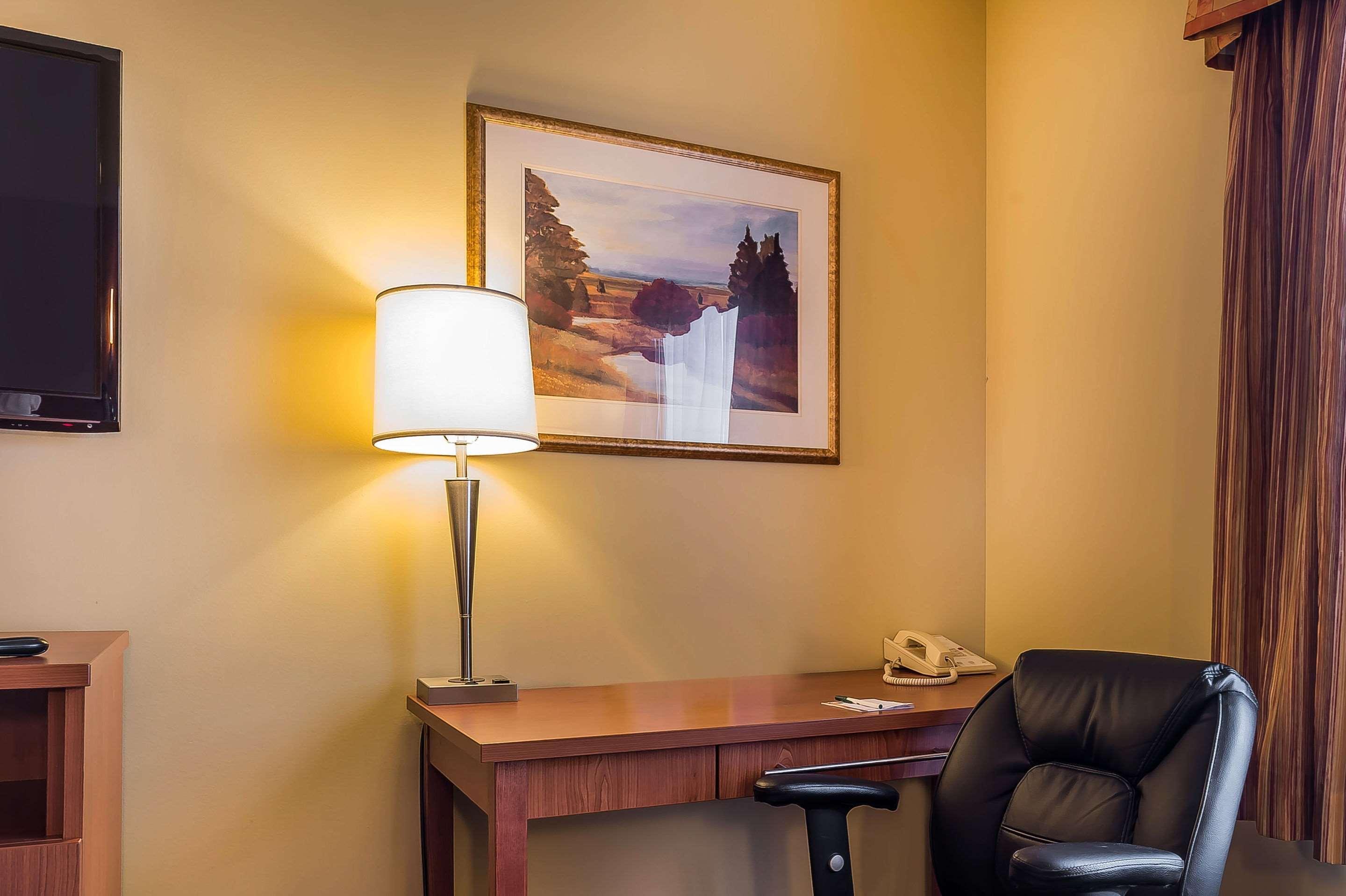 Quality Inn & Suites Hawkesbury Extérieur photo