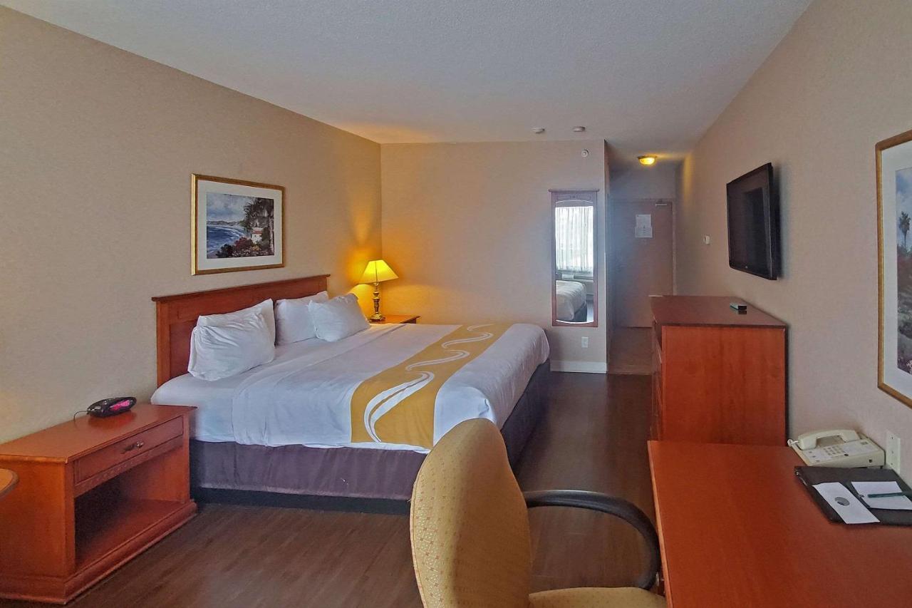 Quality Inn & Suites Hawkesbury Extérieur photo