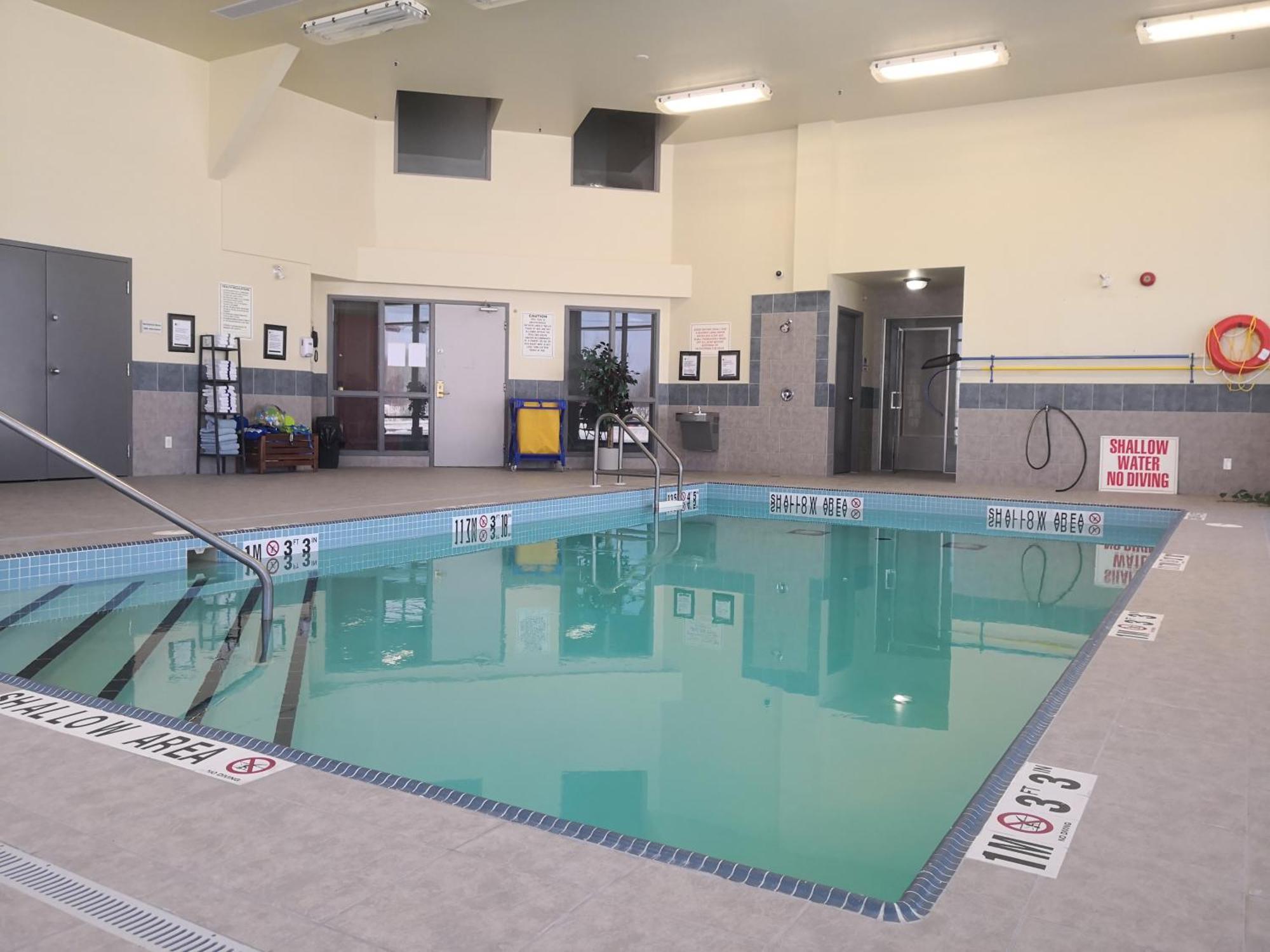 Quality Inn & Suites Hawkesbury Extérieur photo