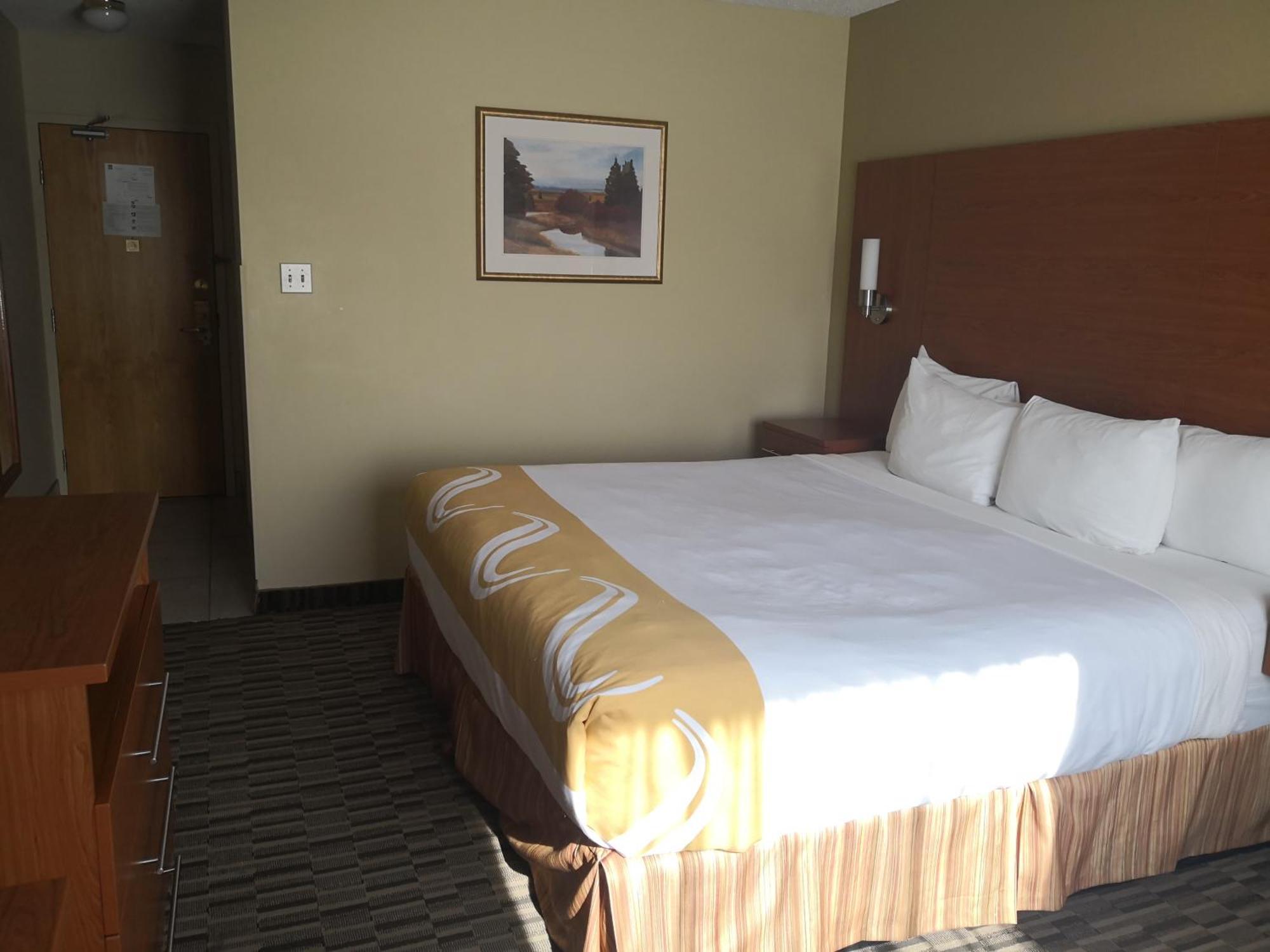 Quality Inn & Suites Hawkesbury Extérieur photo