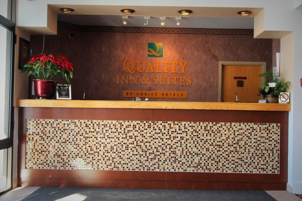 Quality Inn & Suites Hawkesbury Extérieur photo