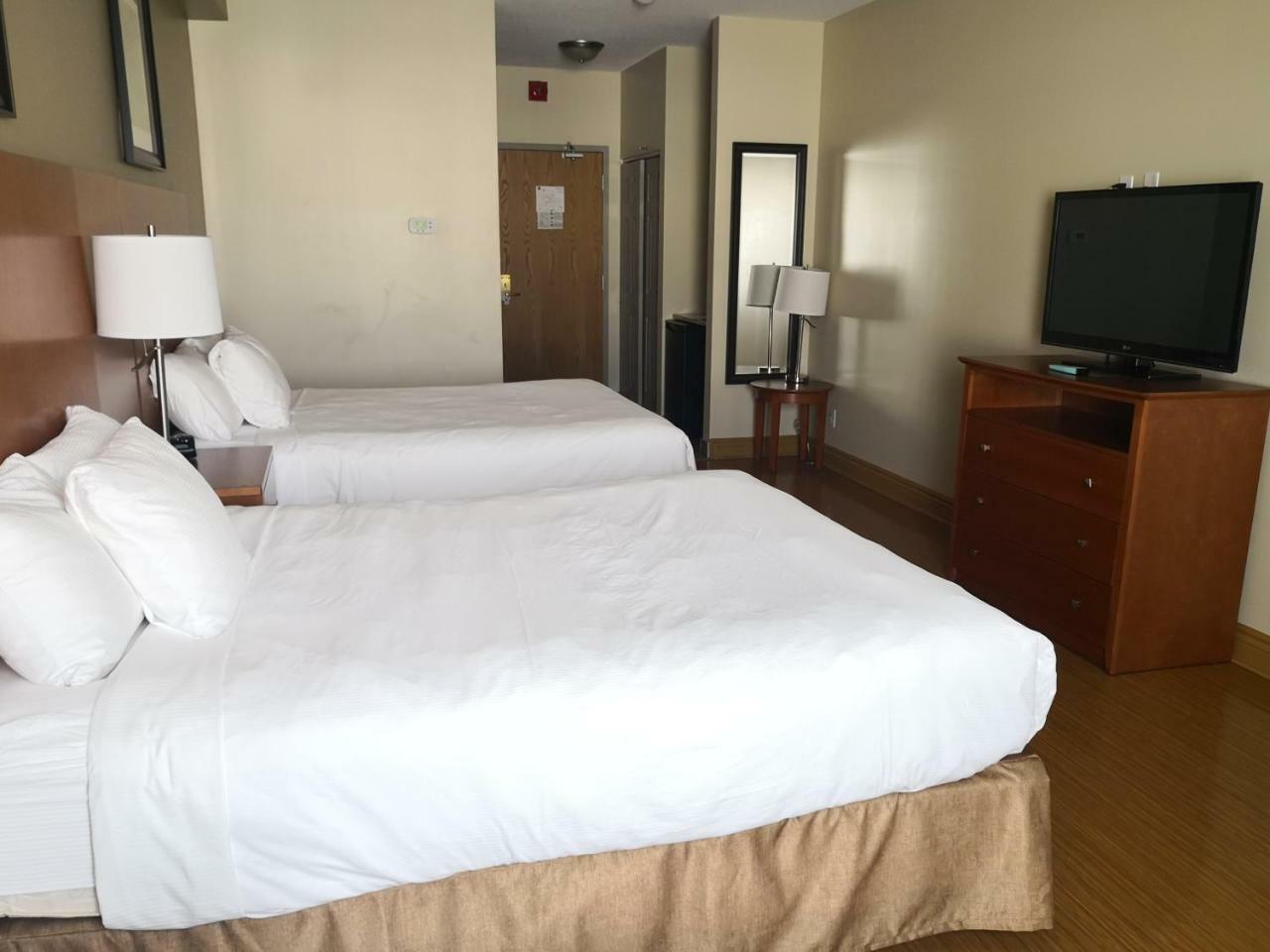 Quality Inn & Suites Hawkesbury Extérieur photo