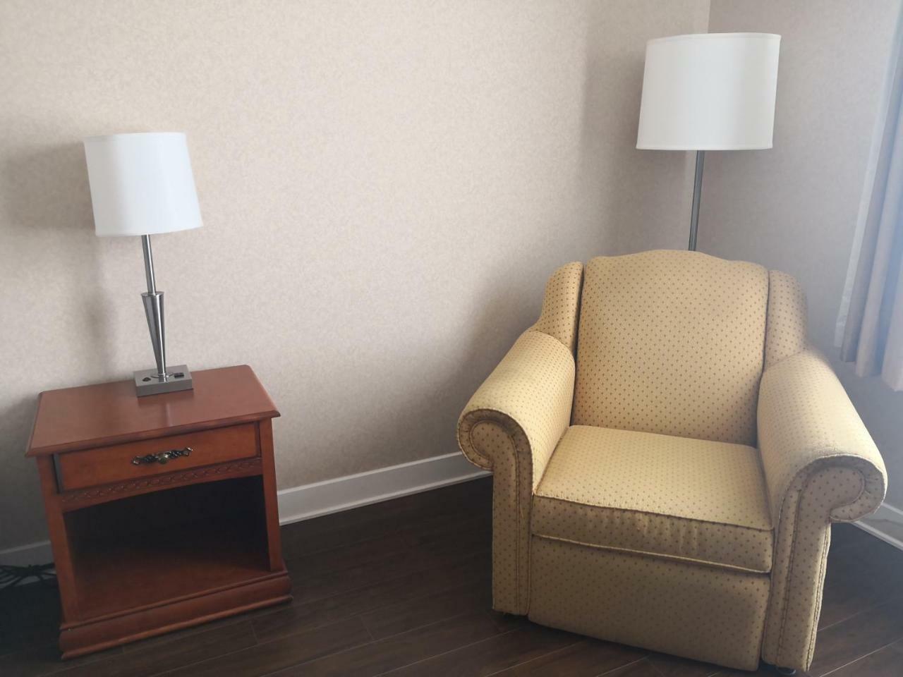 Quality Inn & Suites Hawkesbury Extérieur photo